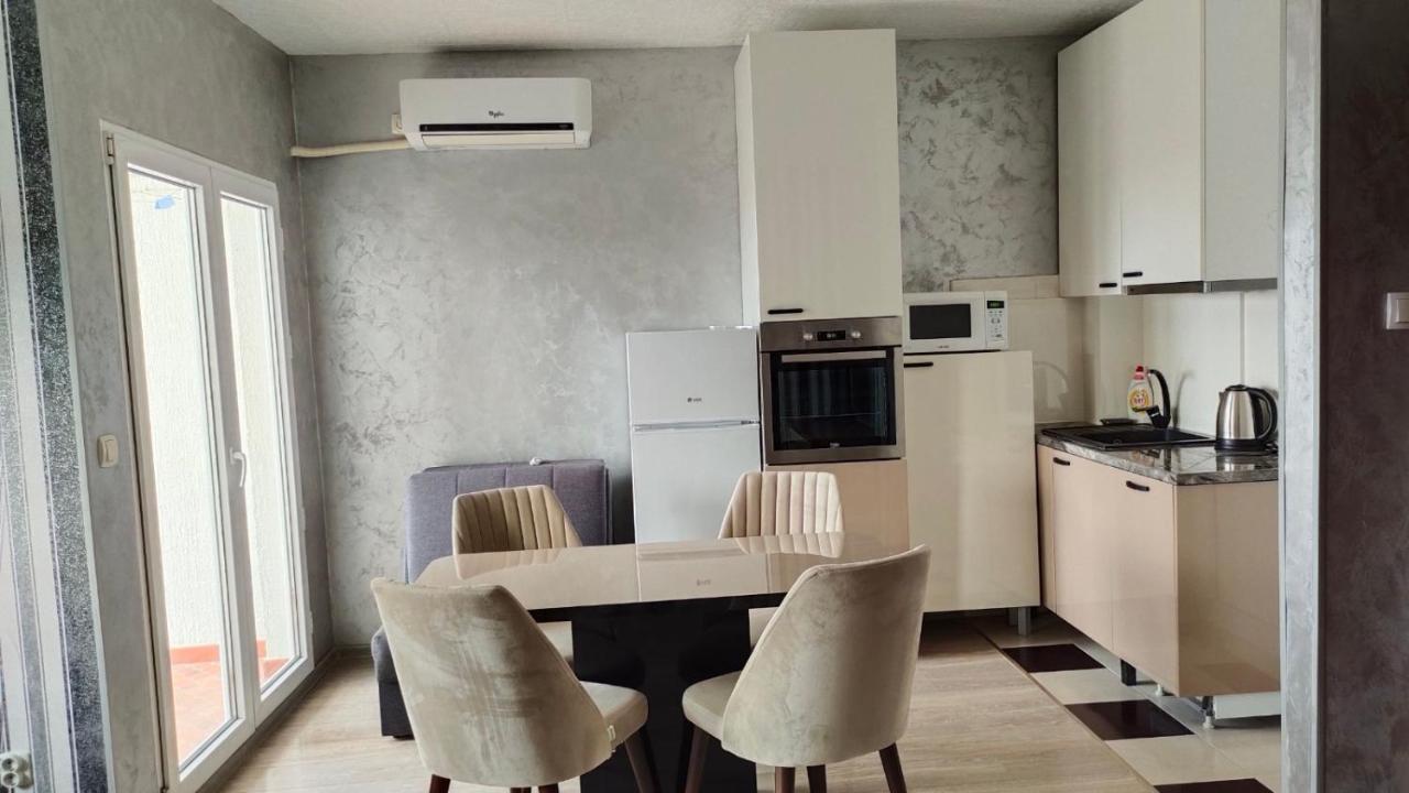 Good Inn Bar Ngoại thất bức ảnh